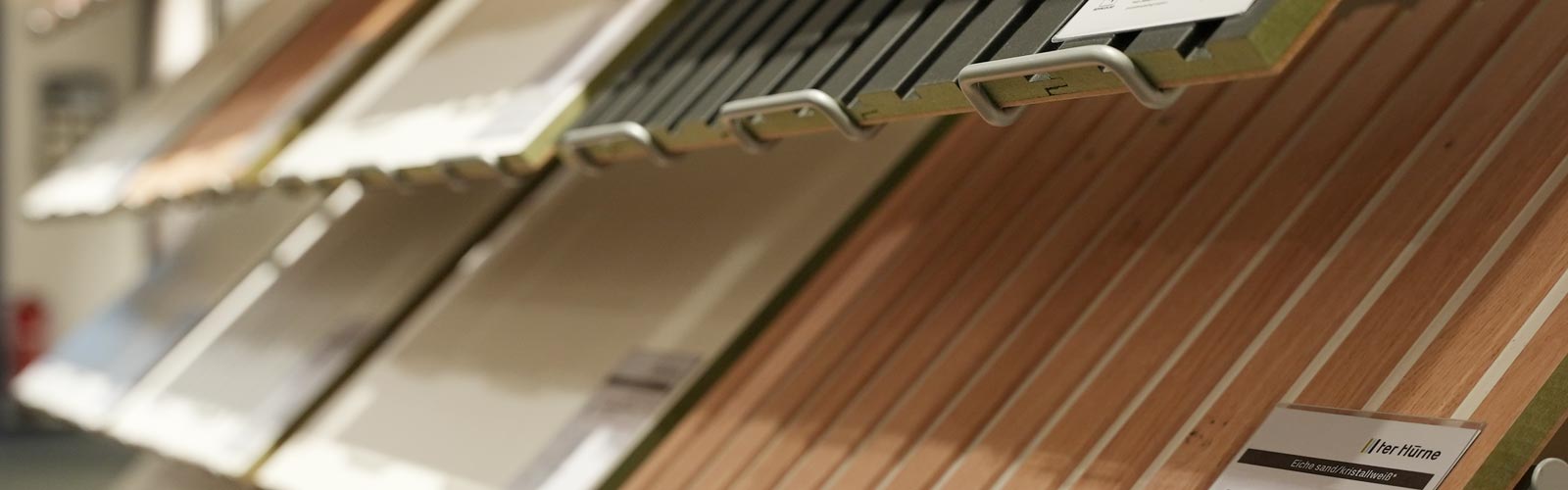 Helles und dunkles Parkett